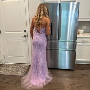 selling this beautiful purple prom dress.